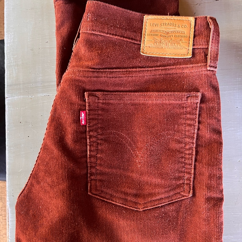 Levi's Wedgie Straight cords